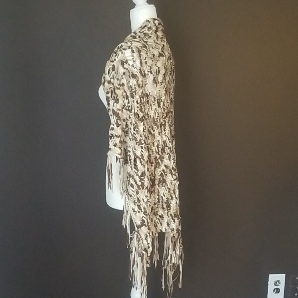 Bebe cape/shawl